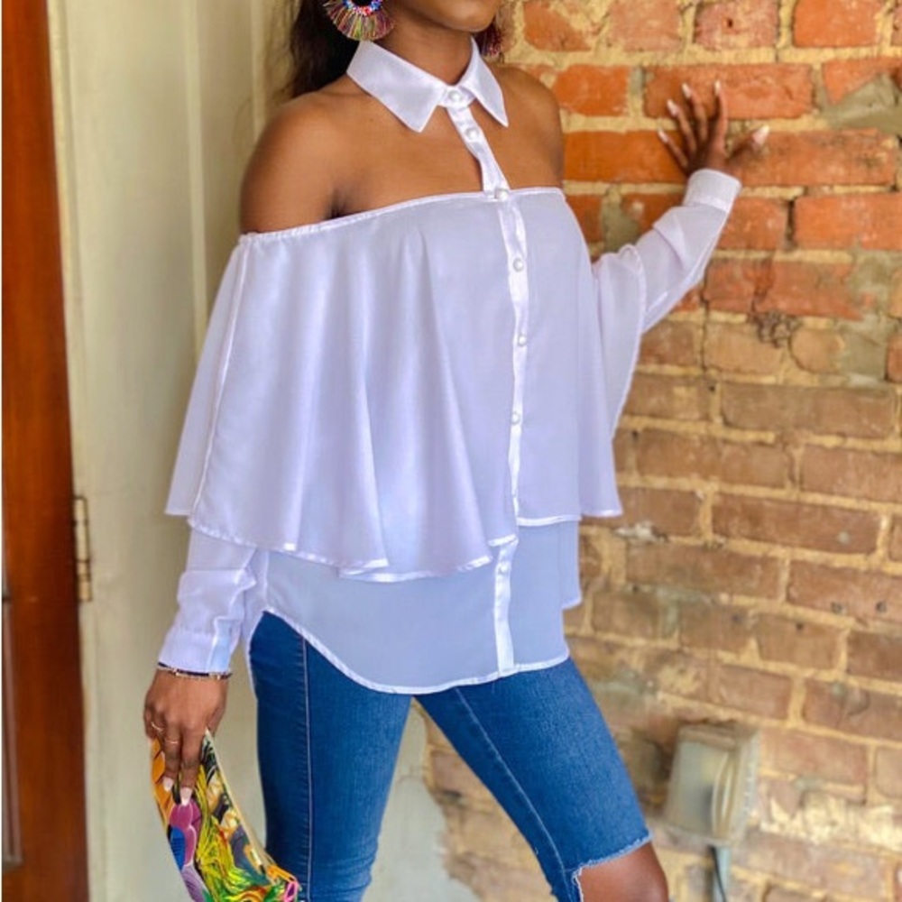Cut it out ruffle blouse